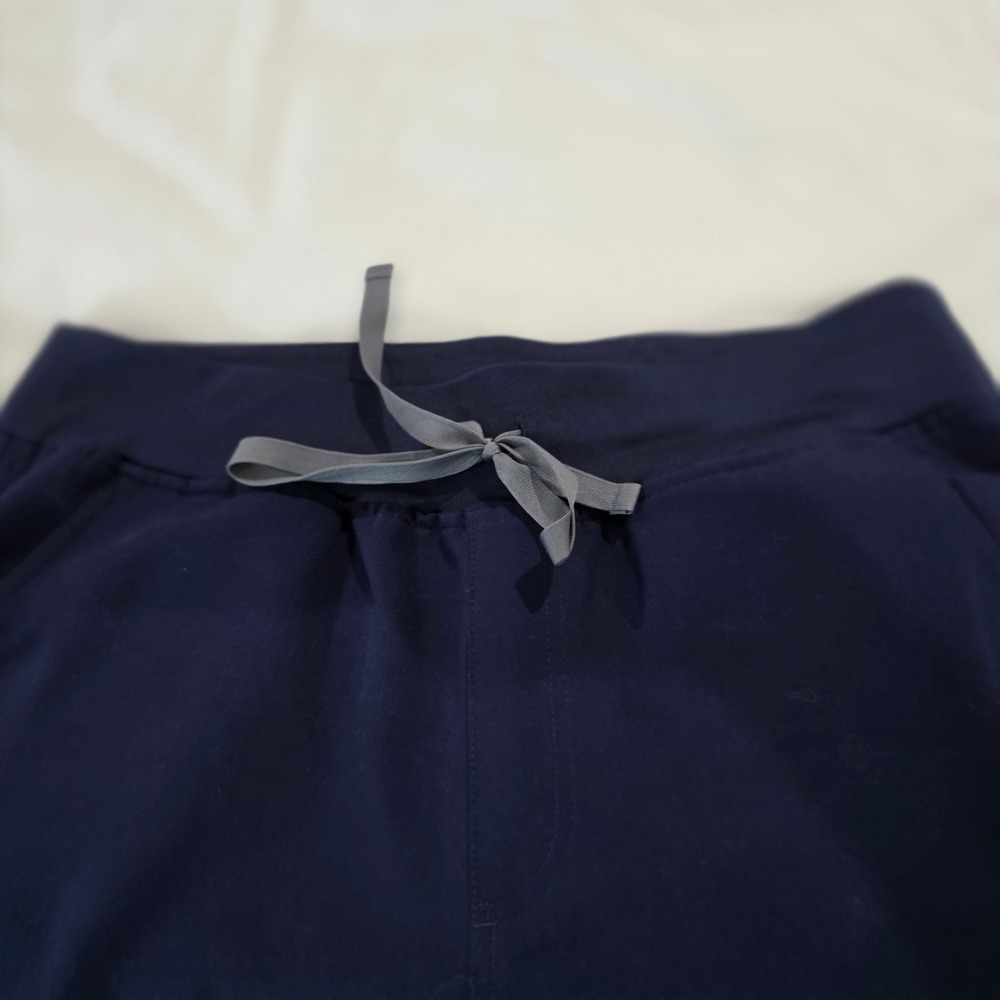 FIGS Yola Cargo Scrub Pants Women Small Navy Blue Excellent Straight Leg Multi-P - Picture 6 of 15